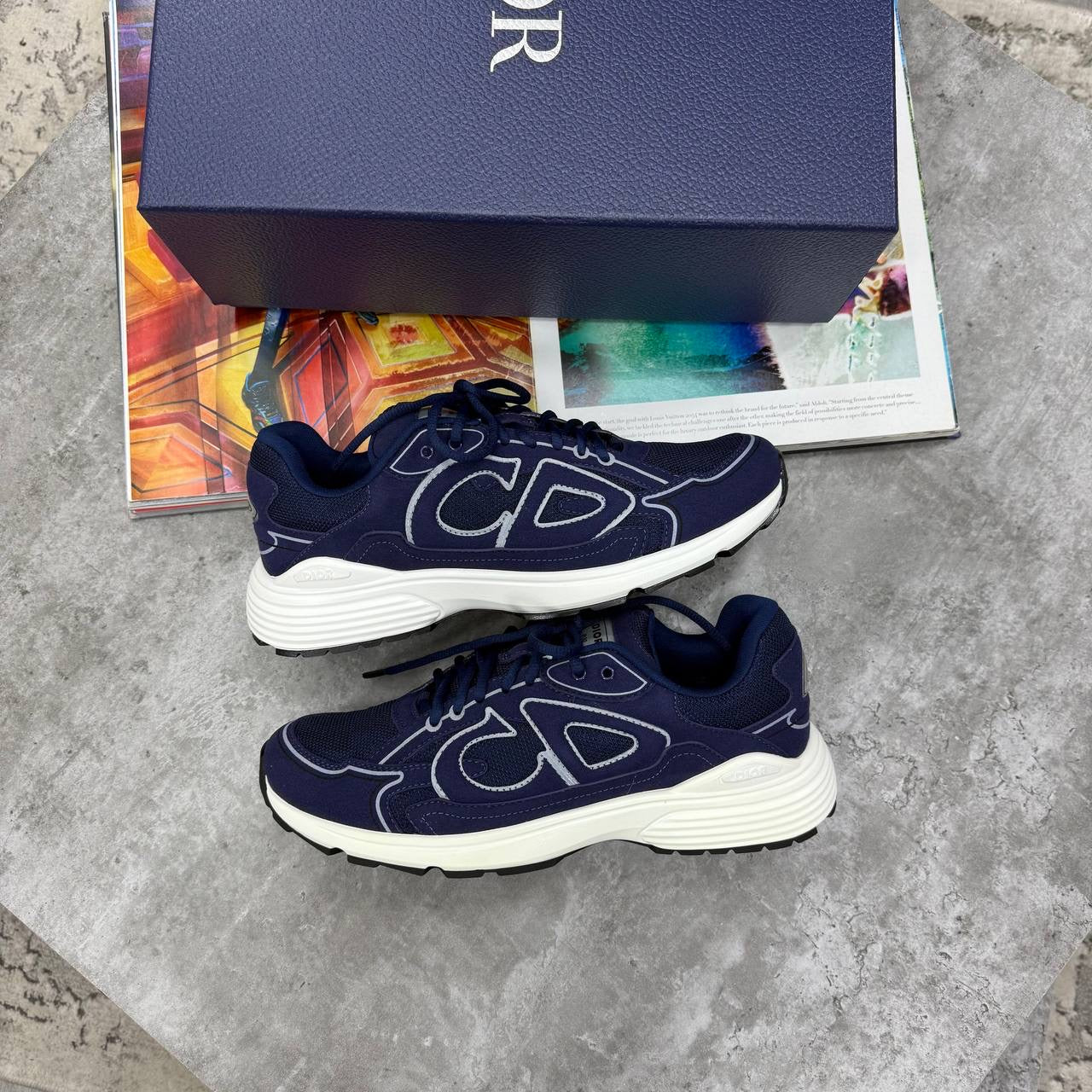 CD B30 - Navy/White