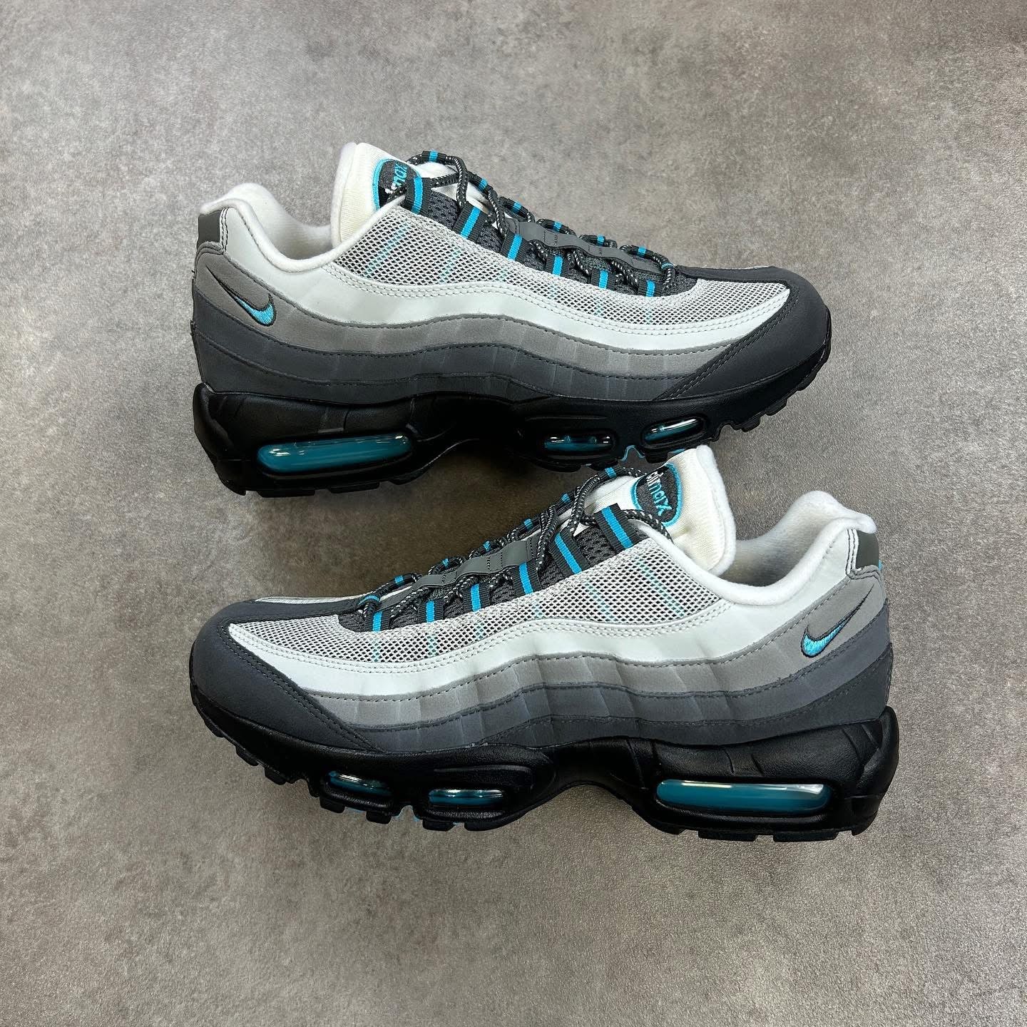 Nike AM95