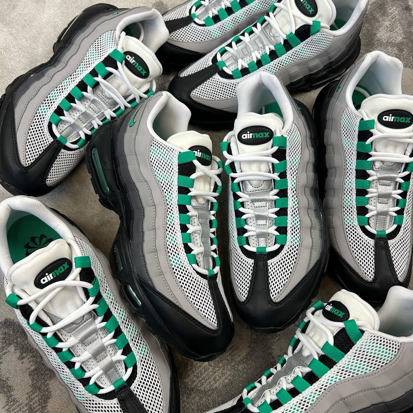 Men’s AM95 Trainers