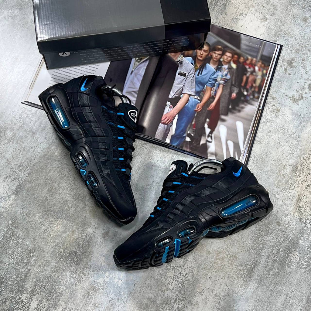 AM95 - Black University Blue