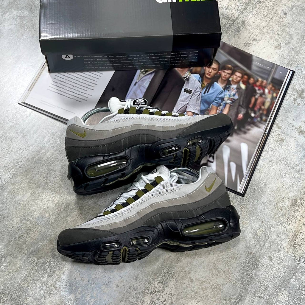 AM95 - Medium Olive