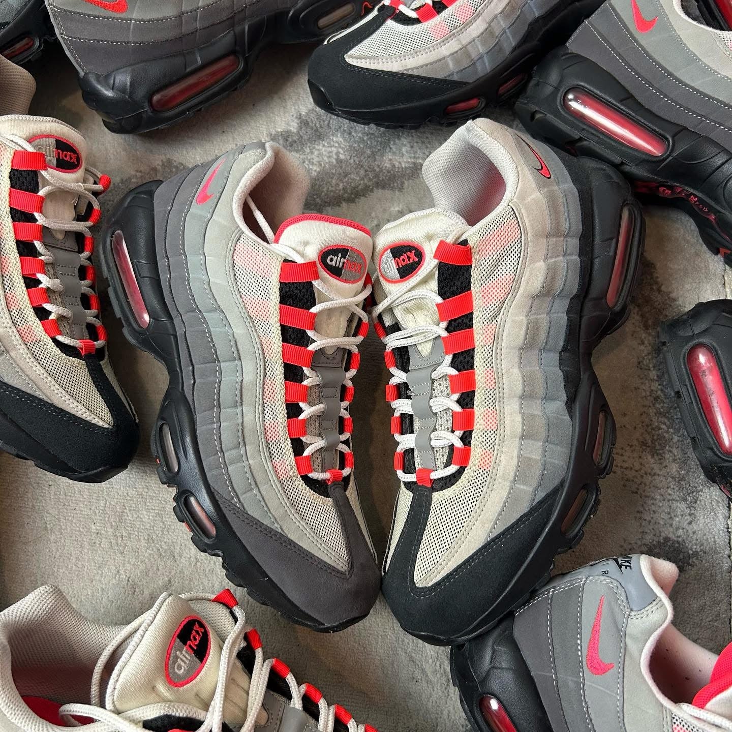 Men’s AM95 Trainers