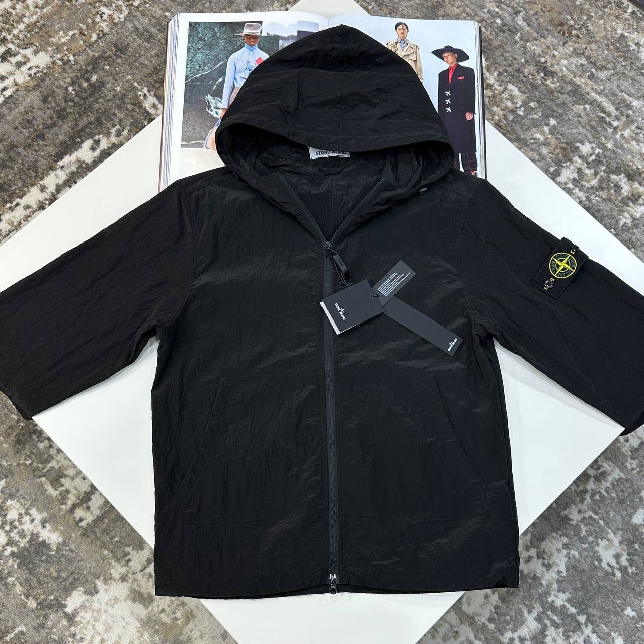 SI Windbreaker